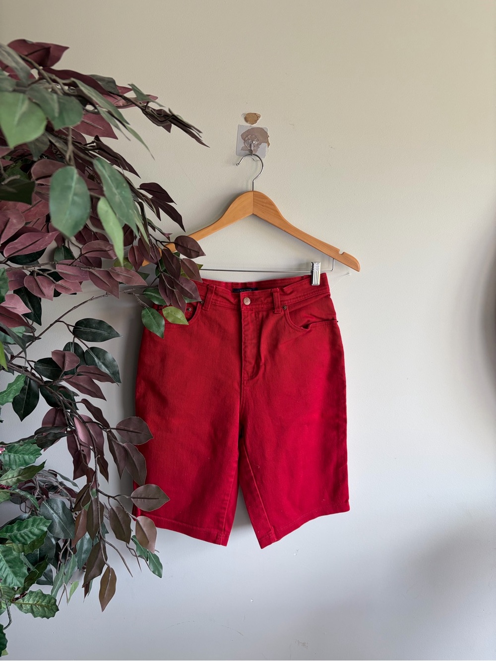 Vintage High-Waist Red Denim Bermuda Shorts - Picture 2 of 4